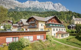 Mayer - Wirtshaus Und Dorfhotel
